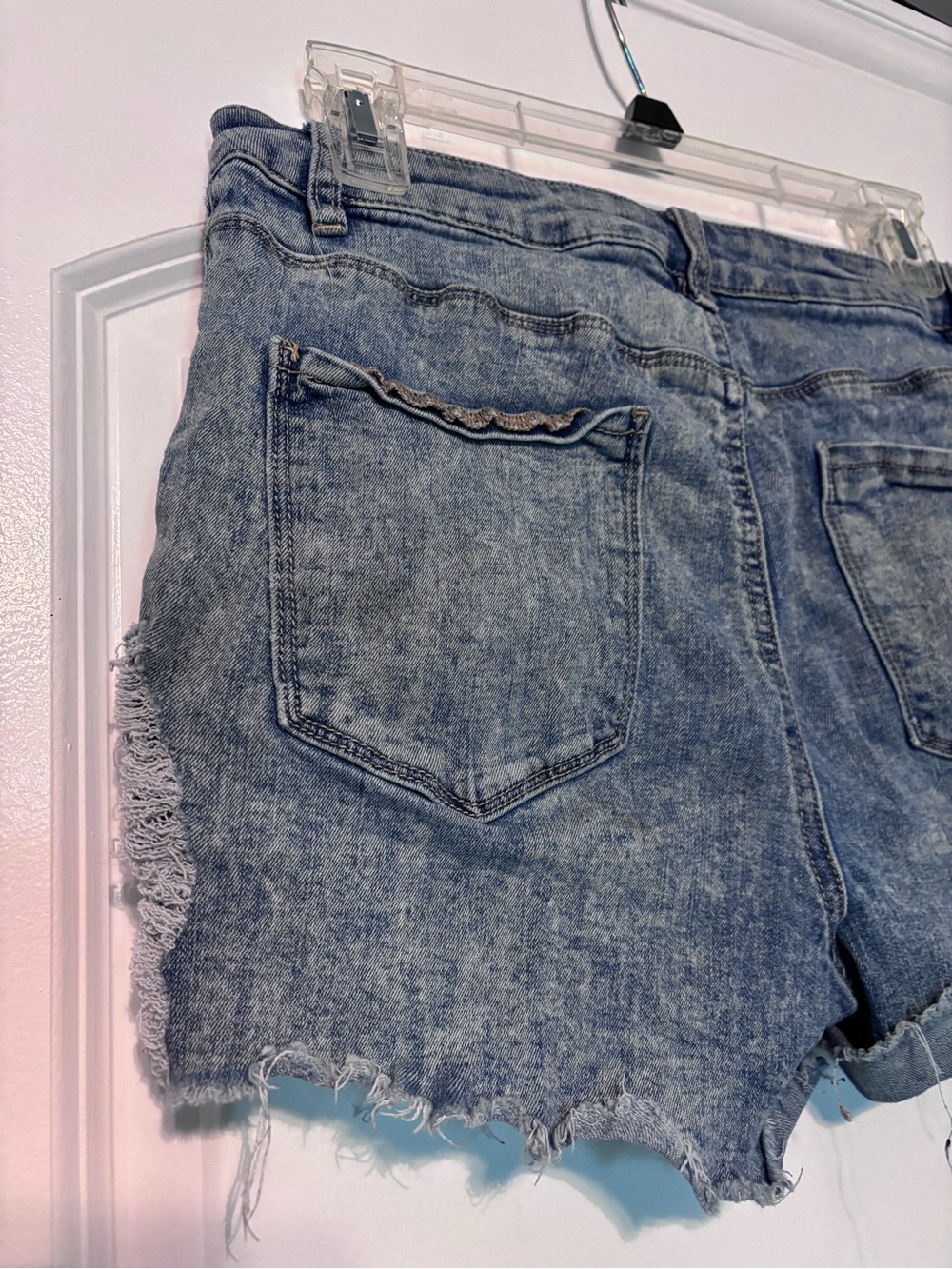 Indigo Rein Distressed High Rise Denim Shorts Size 13/30 Button Fly - Picture 7 of 12